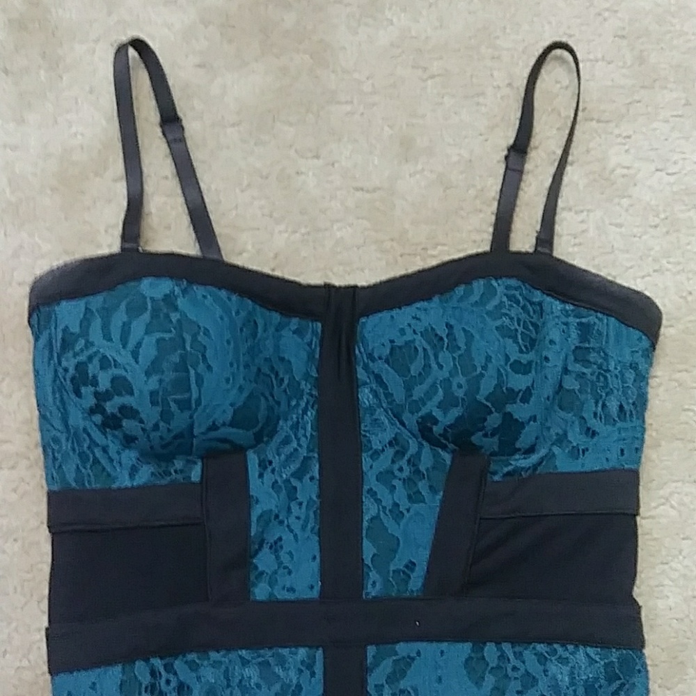 Dress - Picture 2 of 3